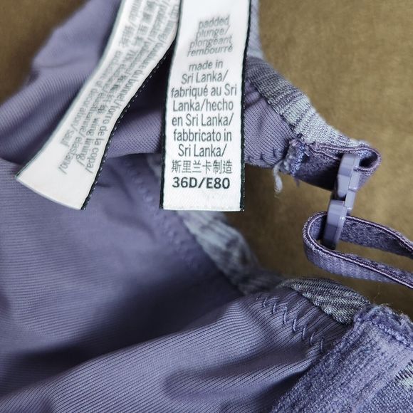 Victoria's Secret Underwire Padded Plunge Bra Size 36D Purple - Picture 5 of 5